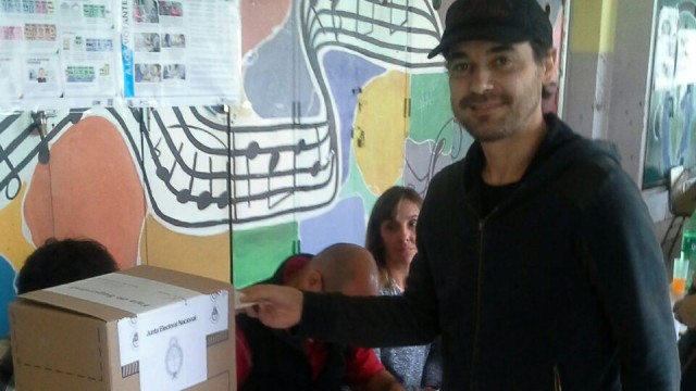 Pedro Alfonso votó en el Colegio Nacional de Adrogué.